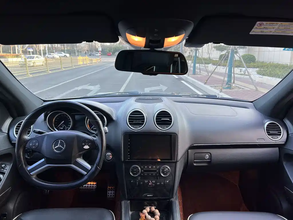 Mercedes-Benz M-Class ML 500 4 MATIC Special Edition