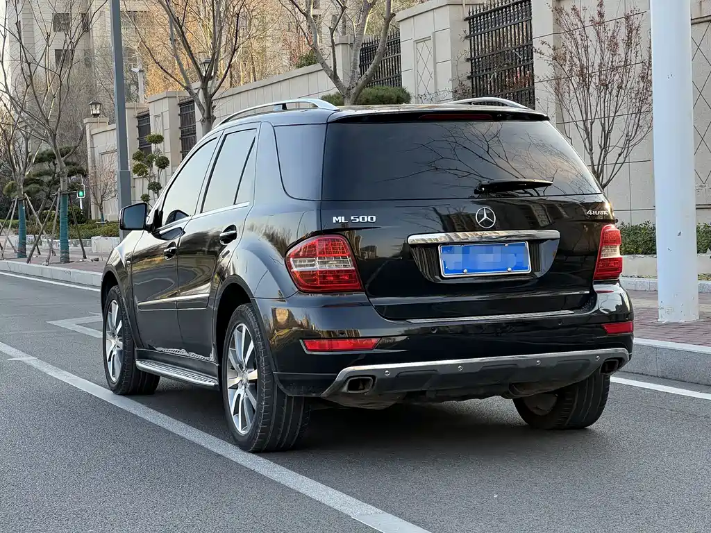 Mercedes-Benz M-Class ML 500 4 MATIC Special Edition