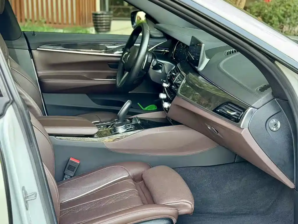 BMW 6 Series GT 640 i xDrive M Sport Package