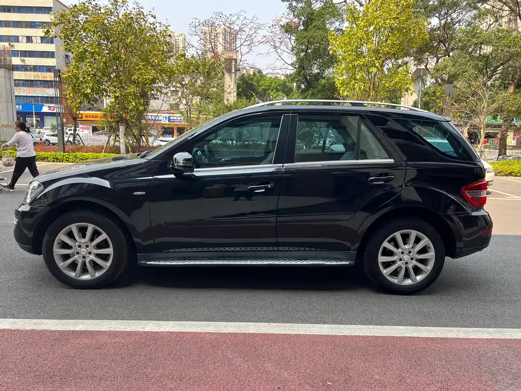 Mercedes-Benz M-Class ML 350 4 MATIC Luxury