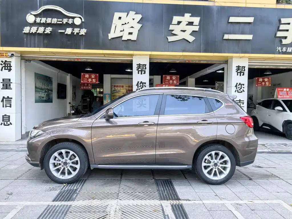 Haval H2 Red Label 1.5 T Manual 2 WD Luxury