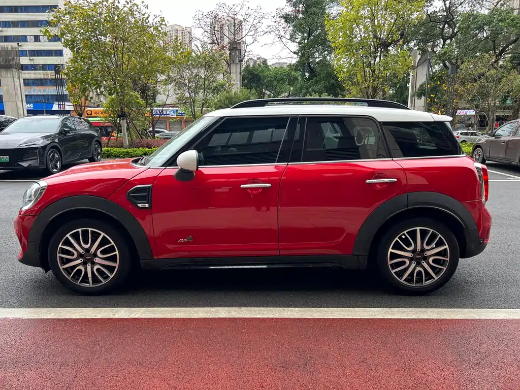 MINI COUNTRYMAN 1.5 T COOPER ALL4 Artist