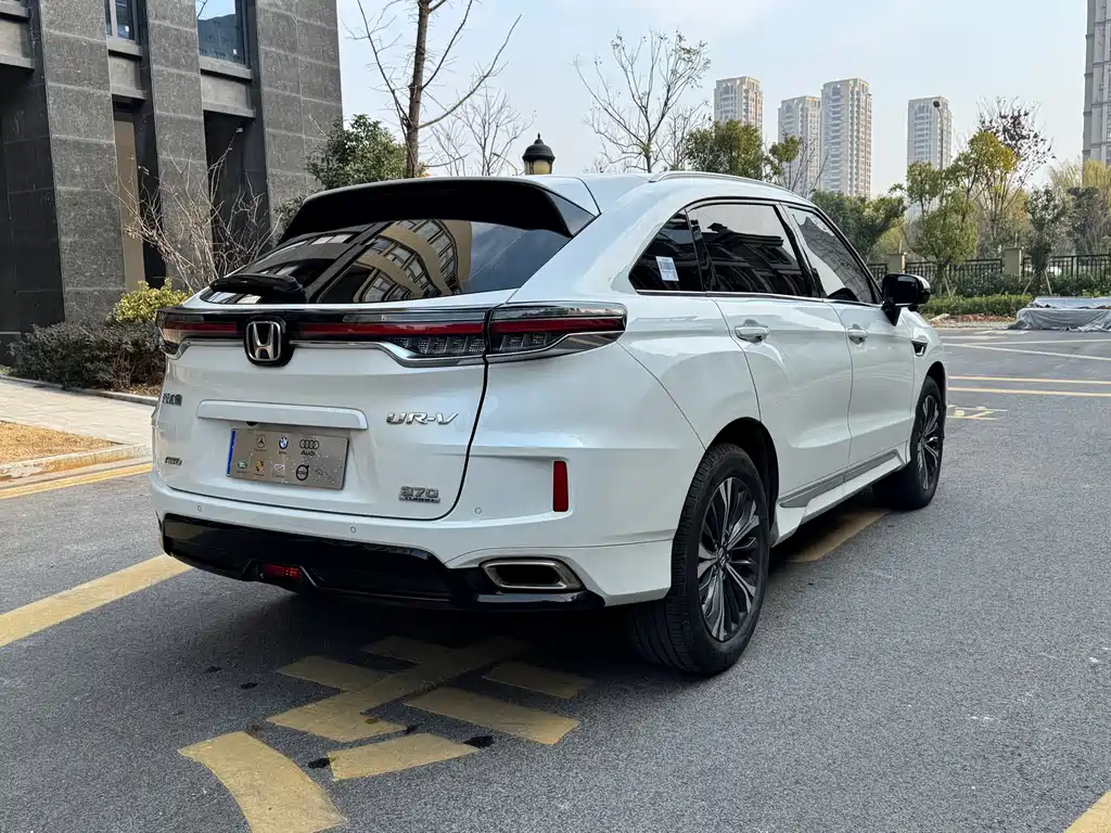 Honda UR-V 370 TURBO 4 WD Premium