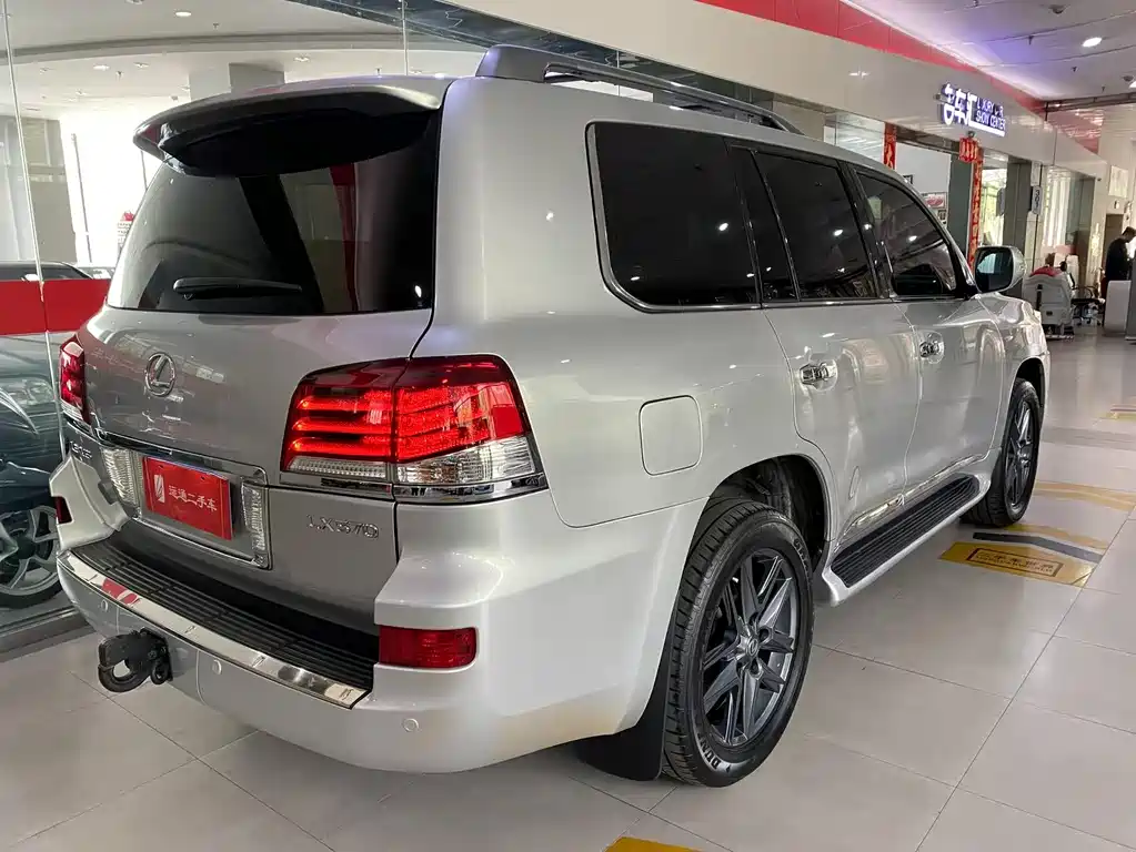 Lexus LX 570
