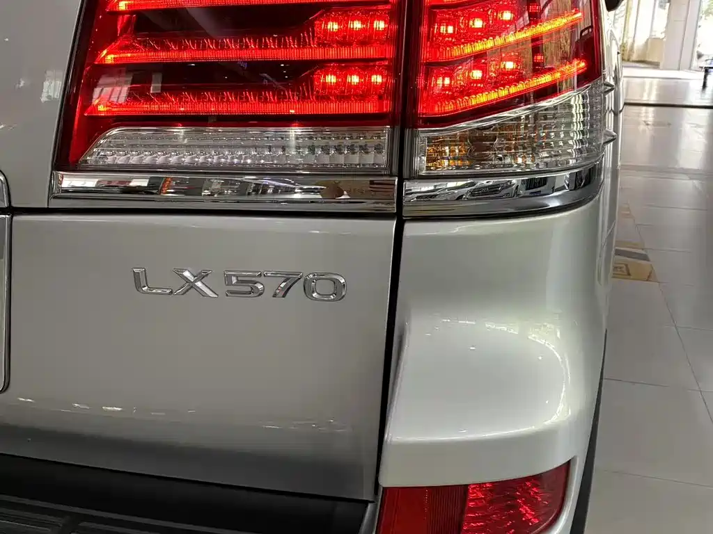 Lexus LX 570