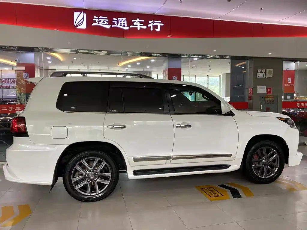 Lexus LX 570