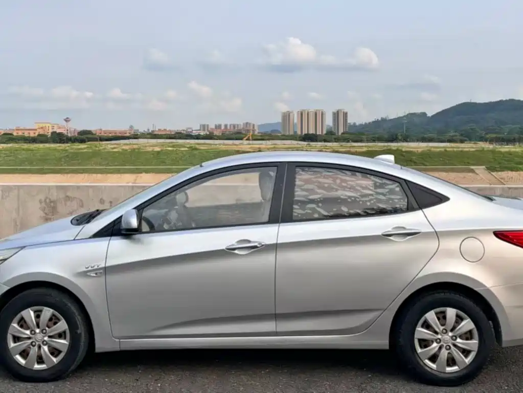 Accent 1.4 L Manual Fashion GS