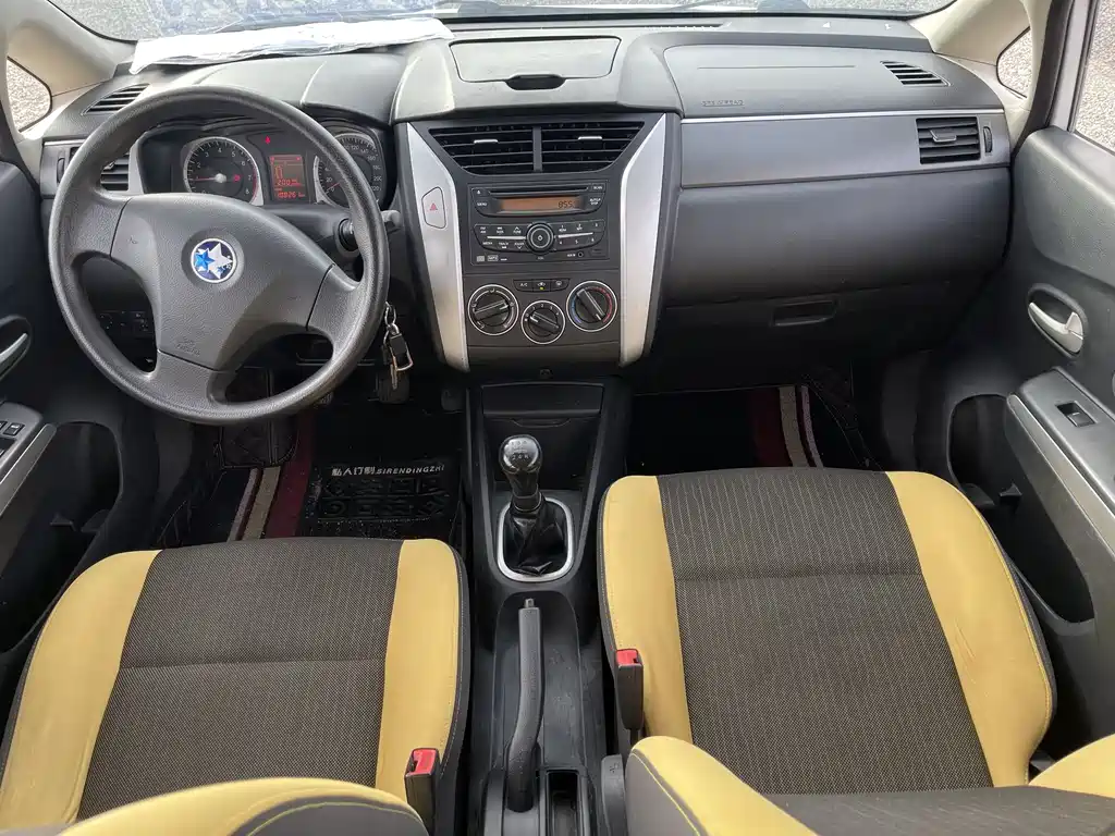 Venucia R50 X 1.6 L Manual