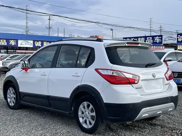 Venucia R50 X 1.6 L Manual