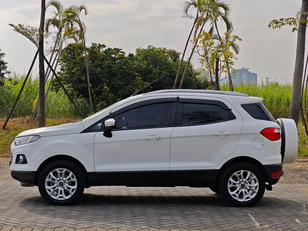 EcoSport 1.5 L Auto Distinguished