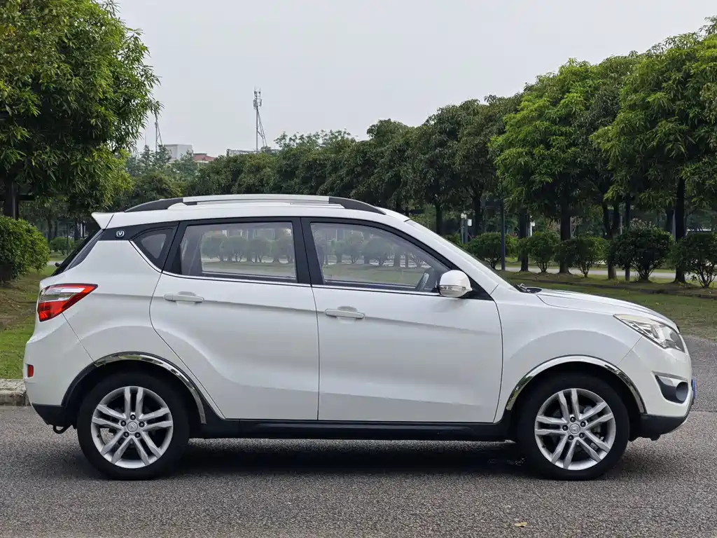 Changan CS35 1.6 L Auto Luxury CN-V