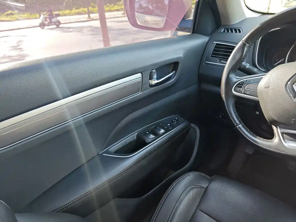 Koleos 2.0 L 2 WD Luxury