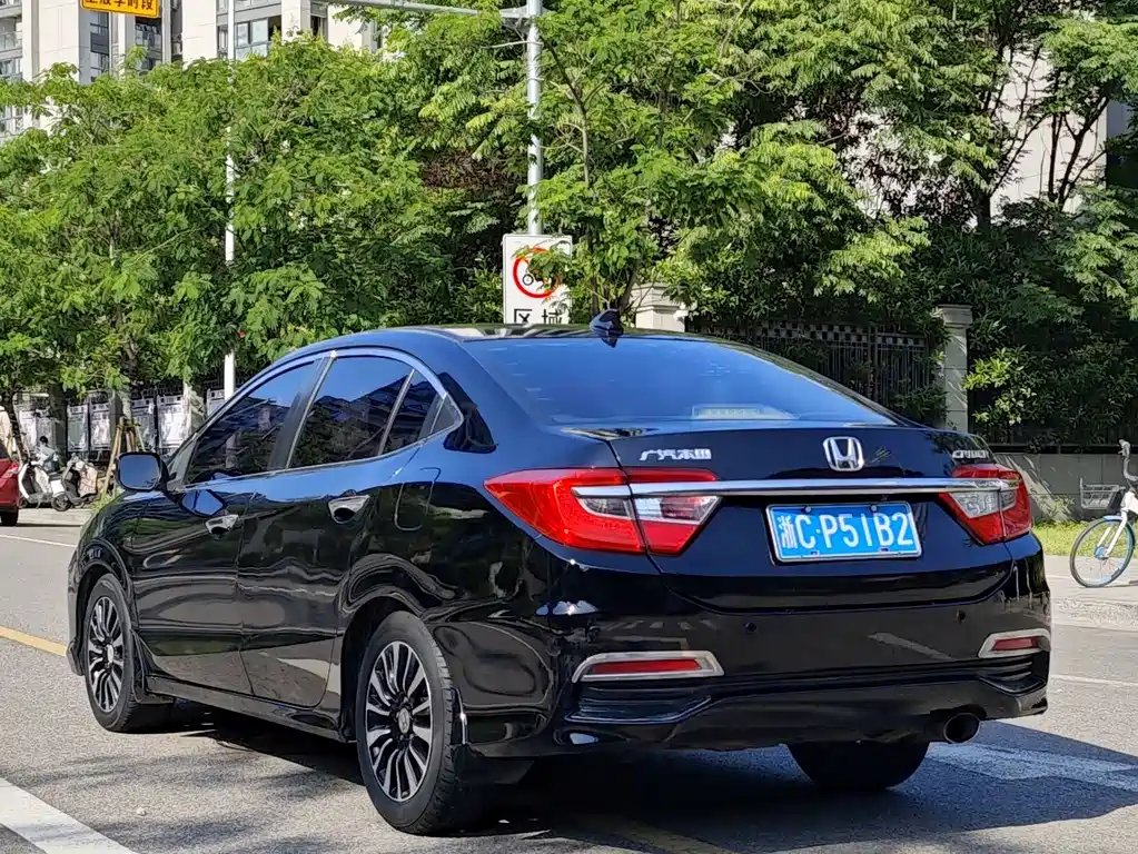 Crider 1.8 L Auto Luxury