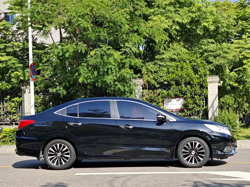 Crider 1.8 L Auto Luxury