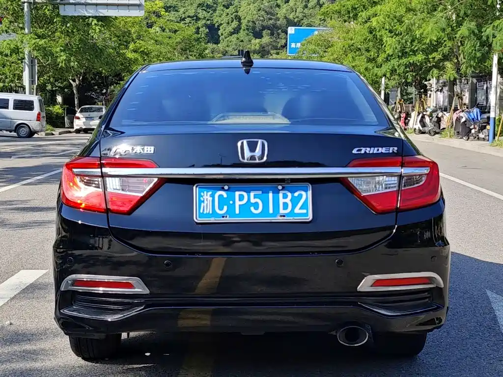 Crider 1.8 L Auto Luxury