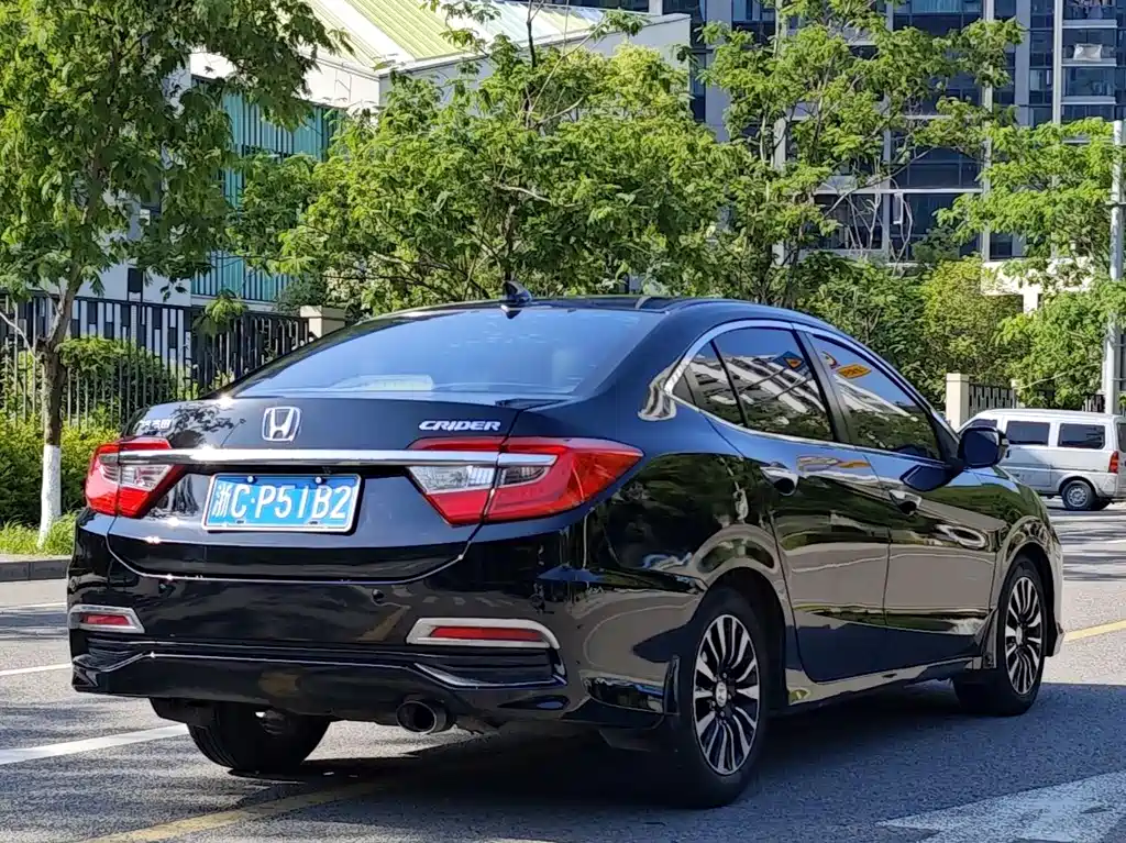 Crider 1.8 L Auto Luxury