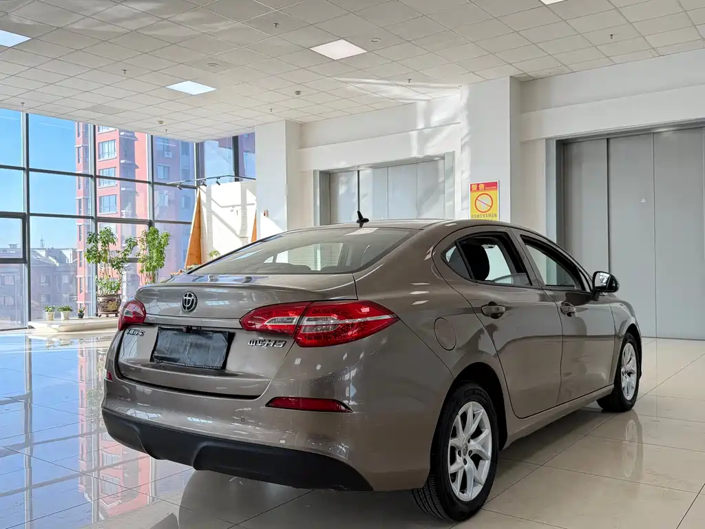 Brilliance H3 中华H3 2017款 1.5 L 自动精英型
