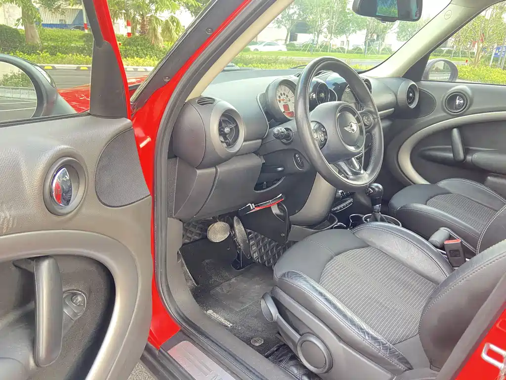 MINI COUNTRYMAN 1.6 L COOPER Fun