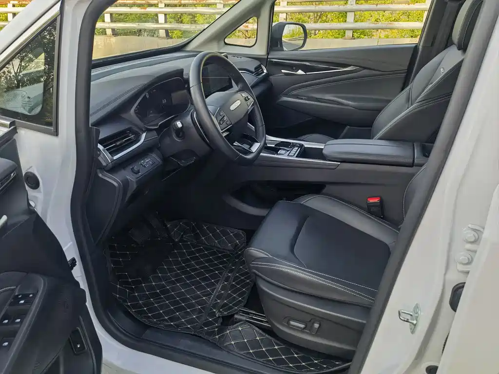 Maxus G50 PLUS 1.5 T Auto Escort