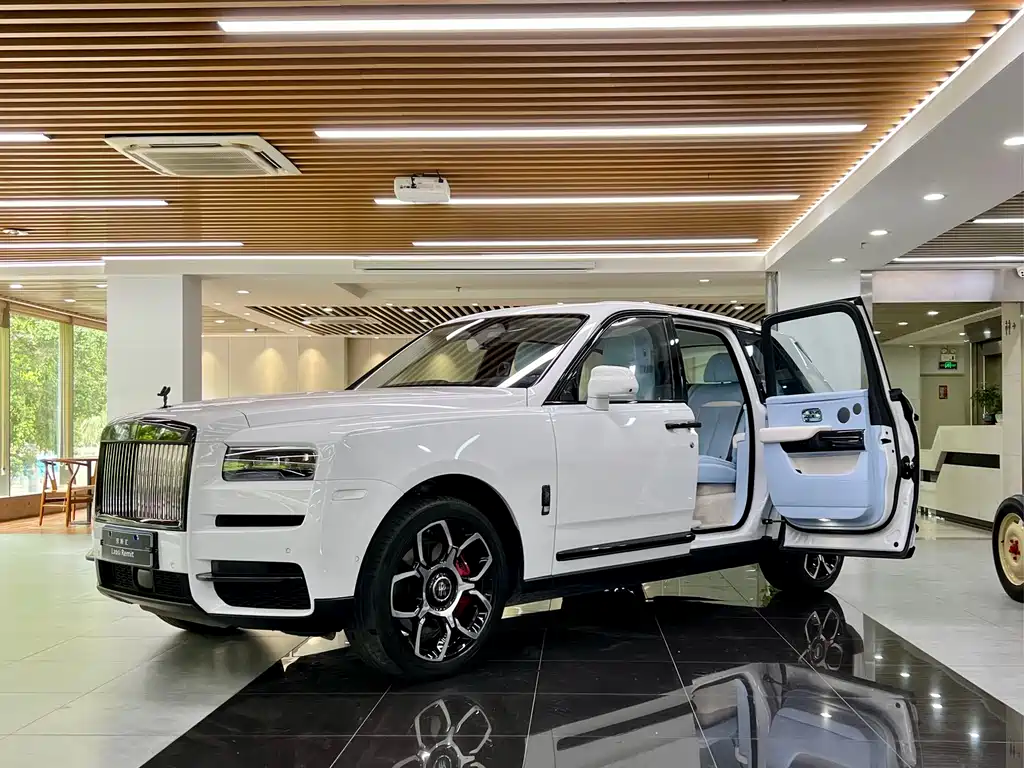 Cullinan Black Badge