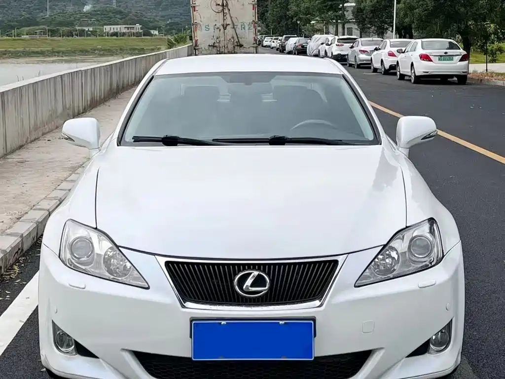 Lexus IS 300 Dynamic Shine