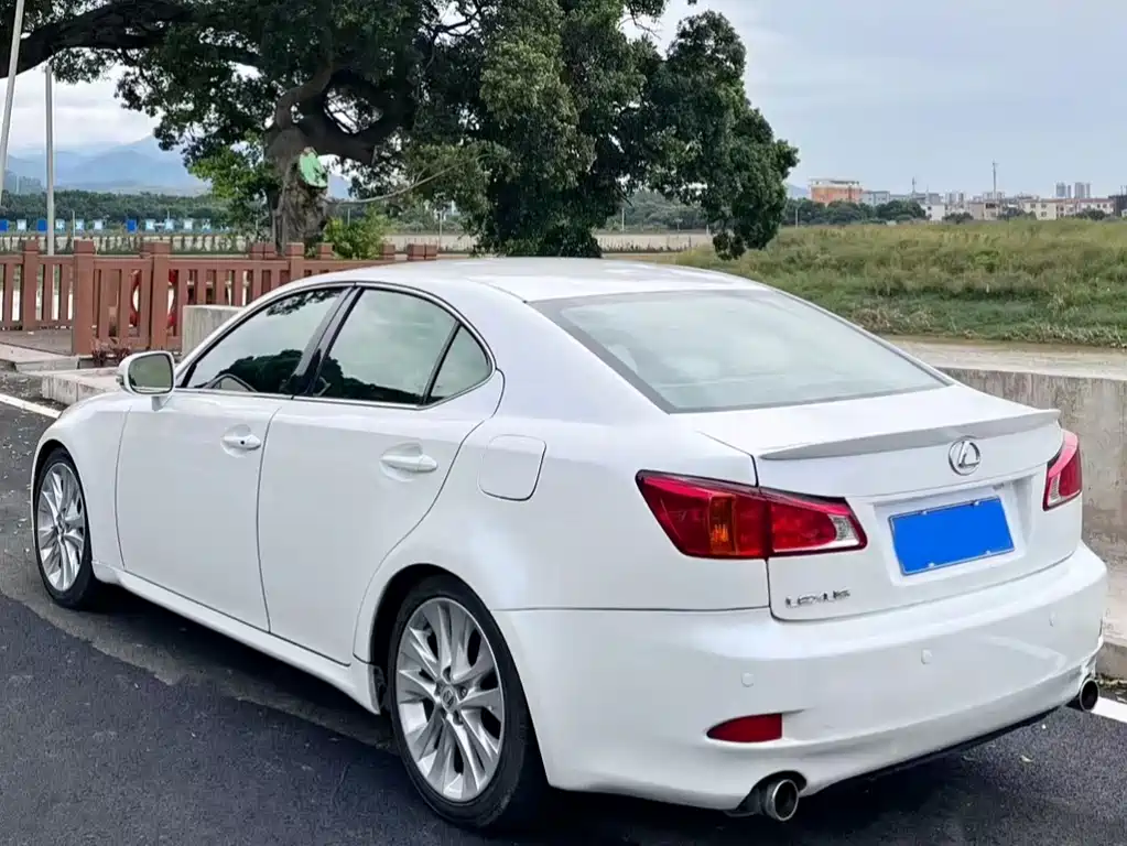 Lexus IS 300 Dynamic Shine
