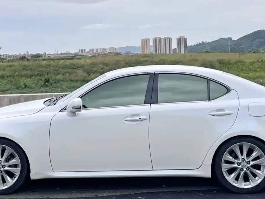 Lexus IS 300 Dynamic Shine