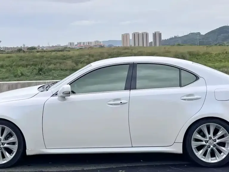 Lexus IS 300 Dynamic Shine