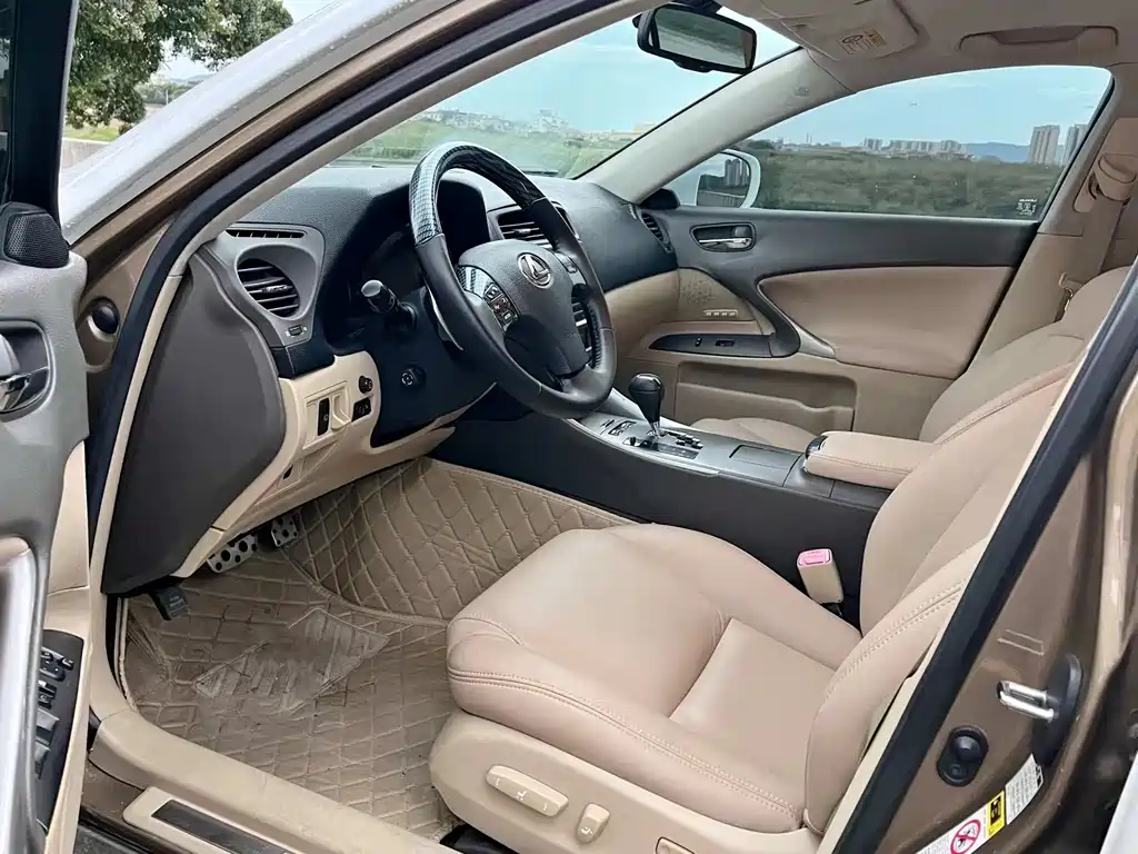 Lexus IS 300 Dynamic Shine