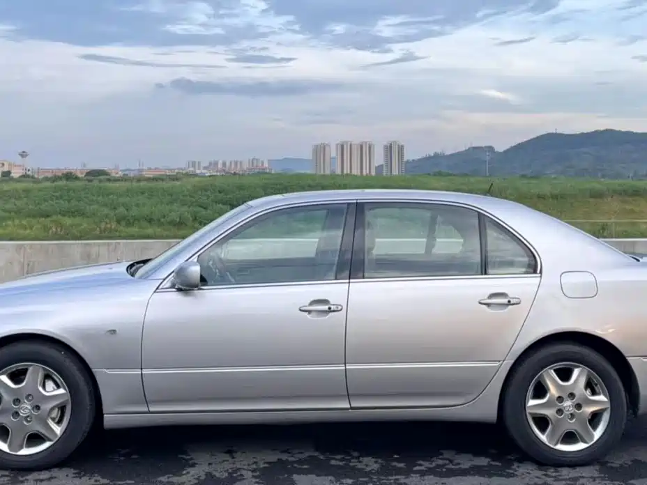 Lexus LS 430