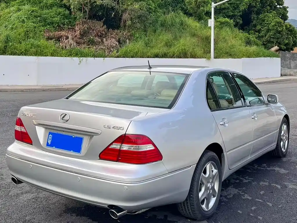 Lexus LS 430