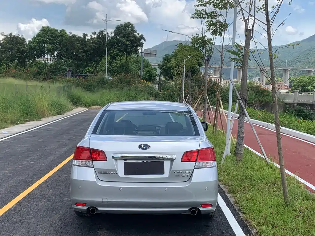 Legacy 2.5 GT Luxury Navigation