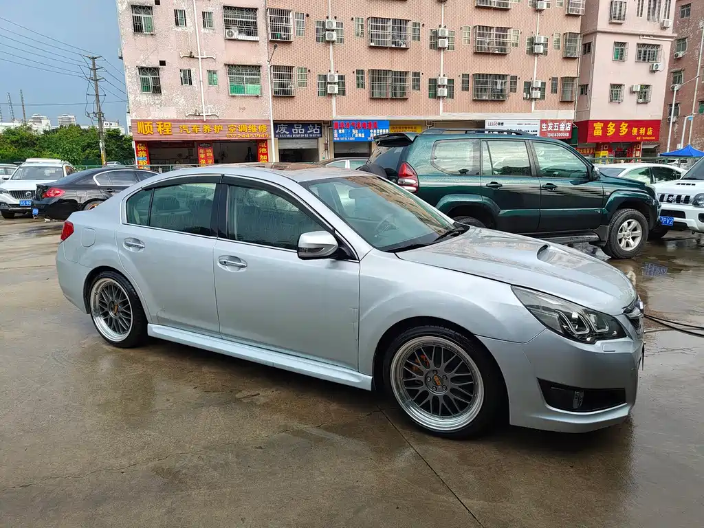 Legacy 2.5 GT Luxury Navigation