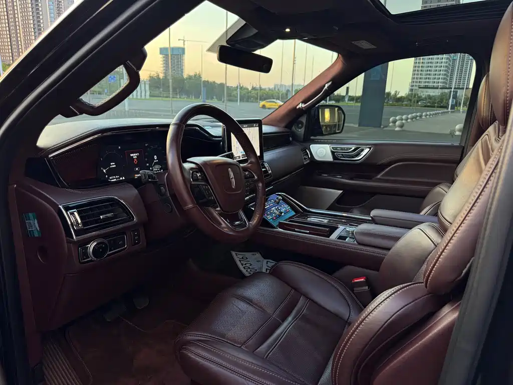Navigator 3.5 T President Series