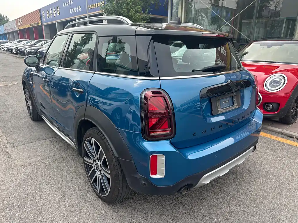 MINI COUNTRYMAN 2.0 T COOPER S ALL4 Connoisseur
