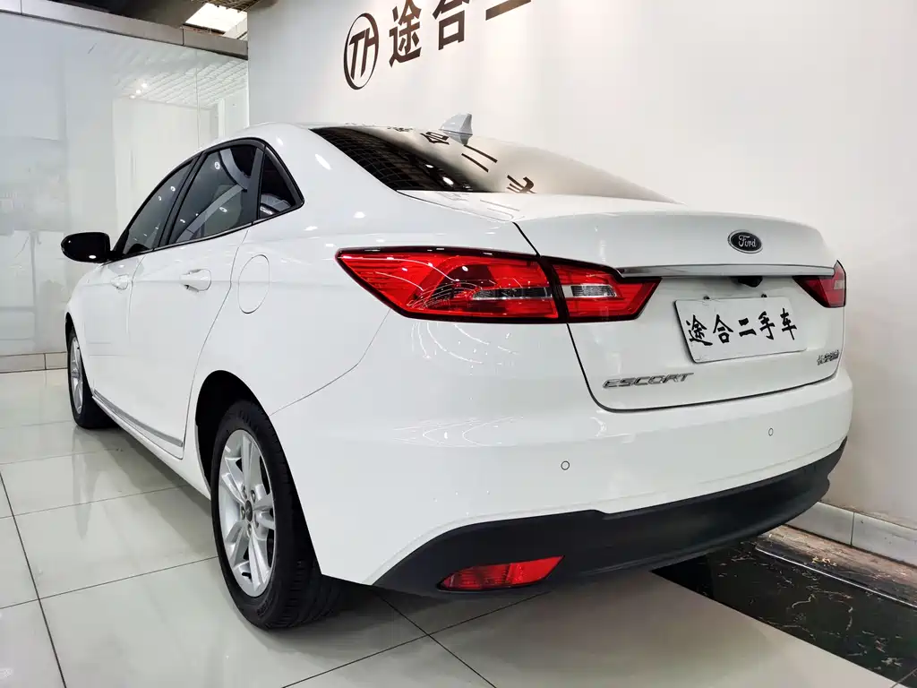 Escort Facelift 1.5 L Auto Joy CN-V