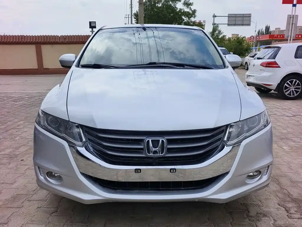 Odyssey 2.4 L Leading Show