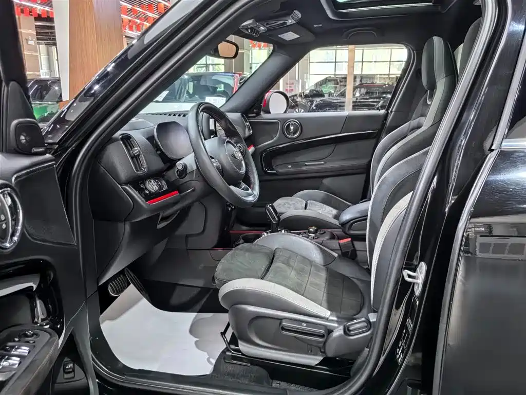 MINI JCW Countryman 2.0 T JOHN COOPER WORKS A