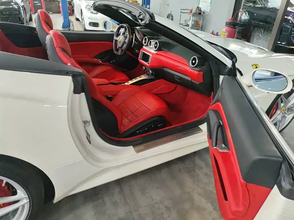 California T 3.9 T Standard