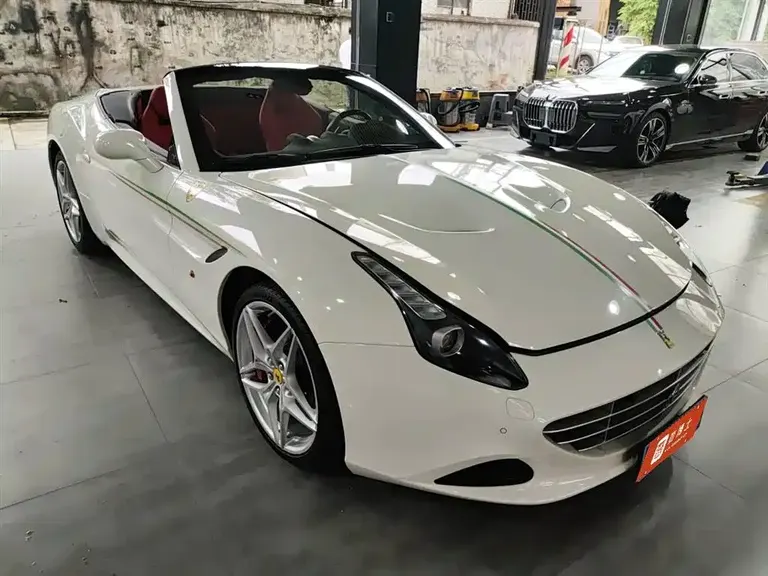 Ferrari California T 3.9 T Standard