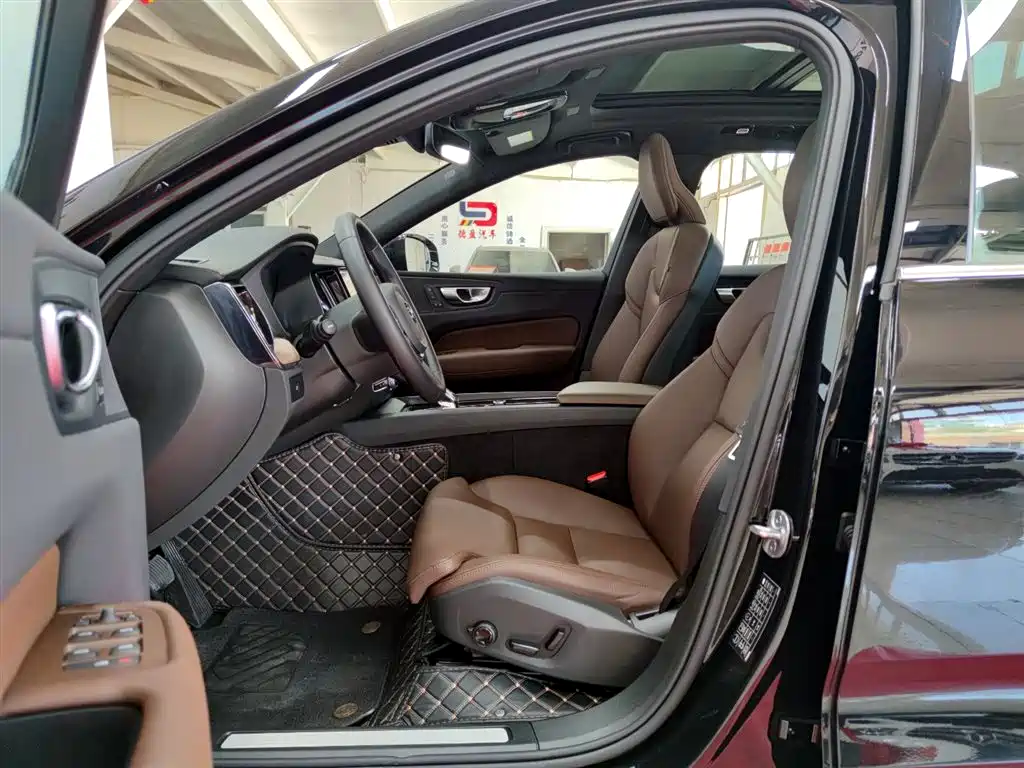 Volvo XC60 B5 4 WD Smart Vision Luxury