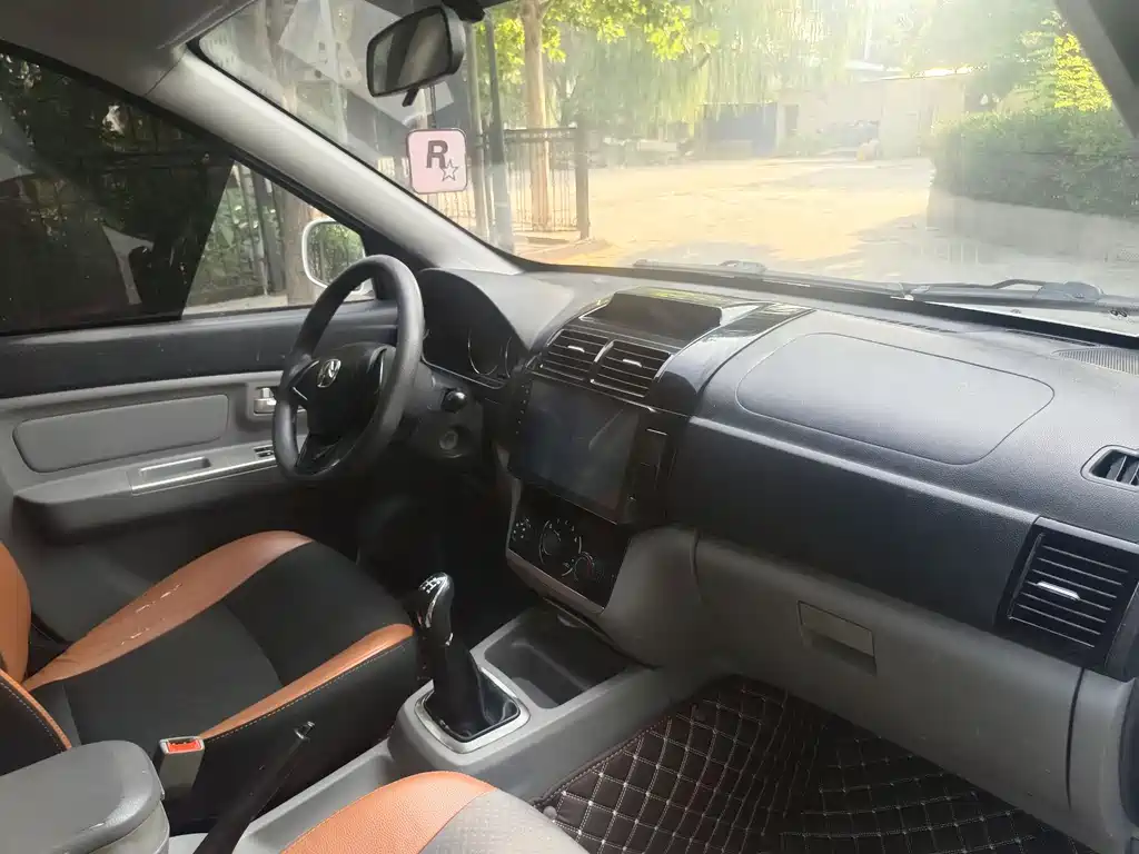 BAIC Weiwang M20 1.5 L M20 S Basic DAM15 DL