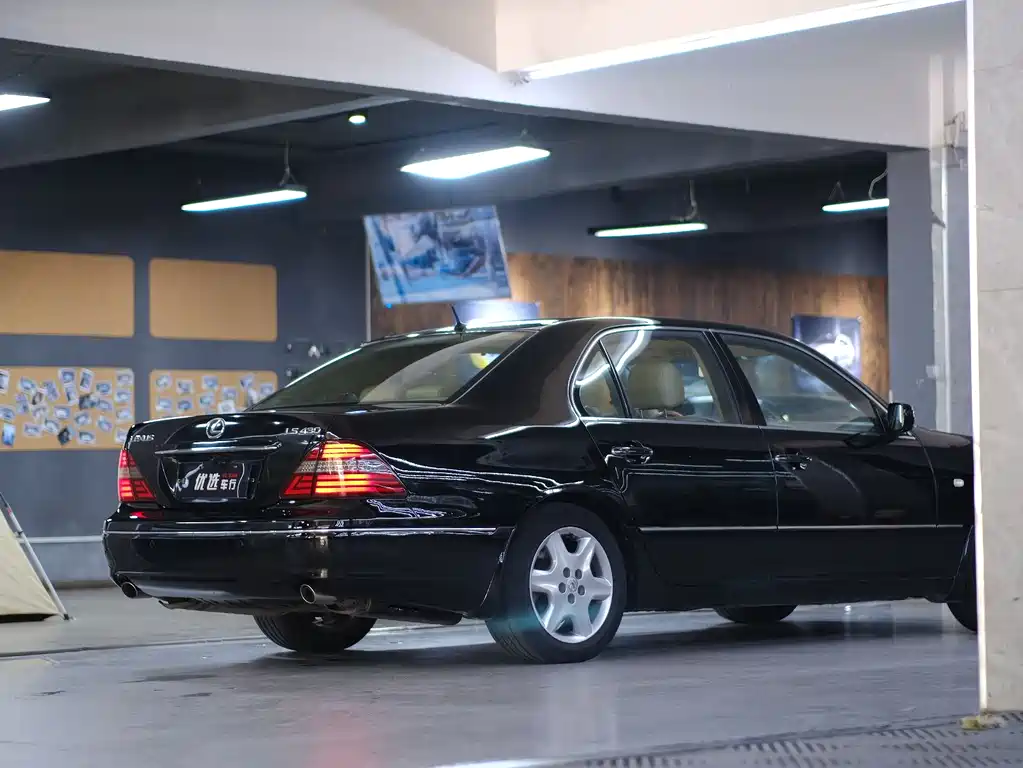 Lexus LS 430