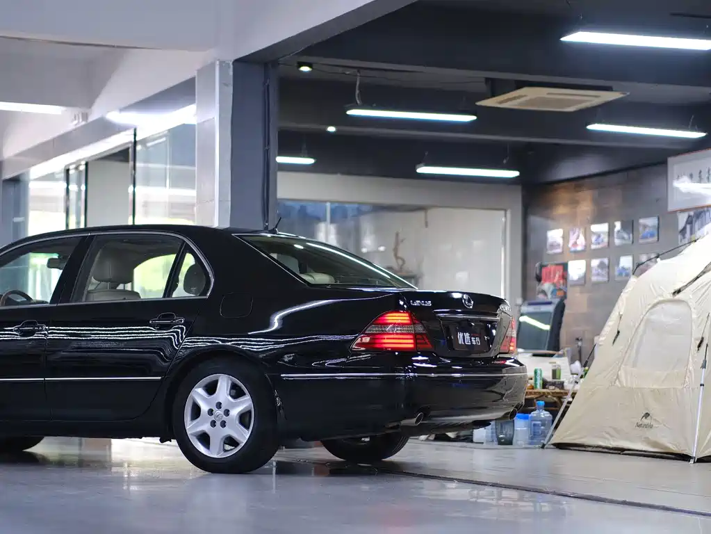 Lexus LS 430