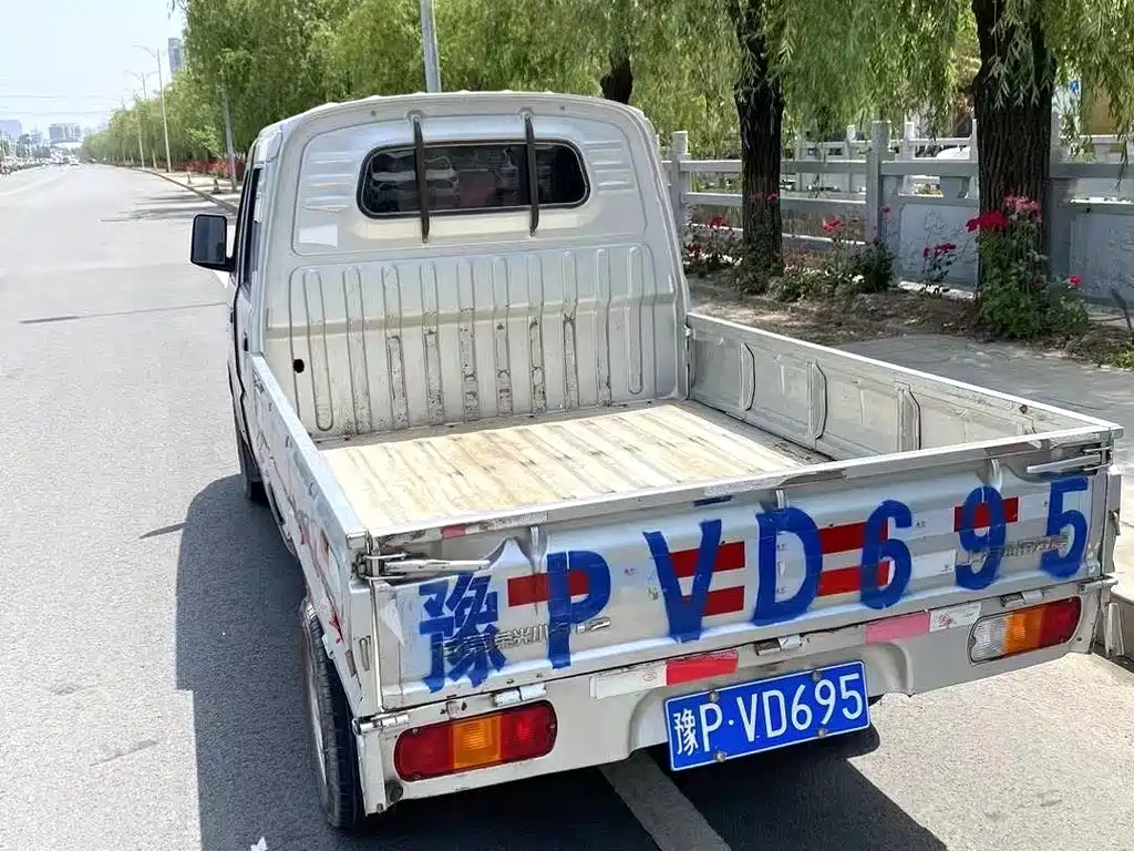 Wuling Rongguang Mini Truck 1.2 L Basic Double Cab LSI