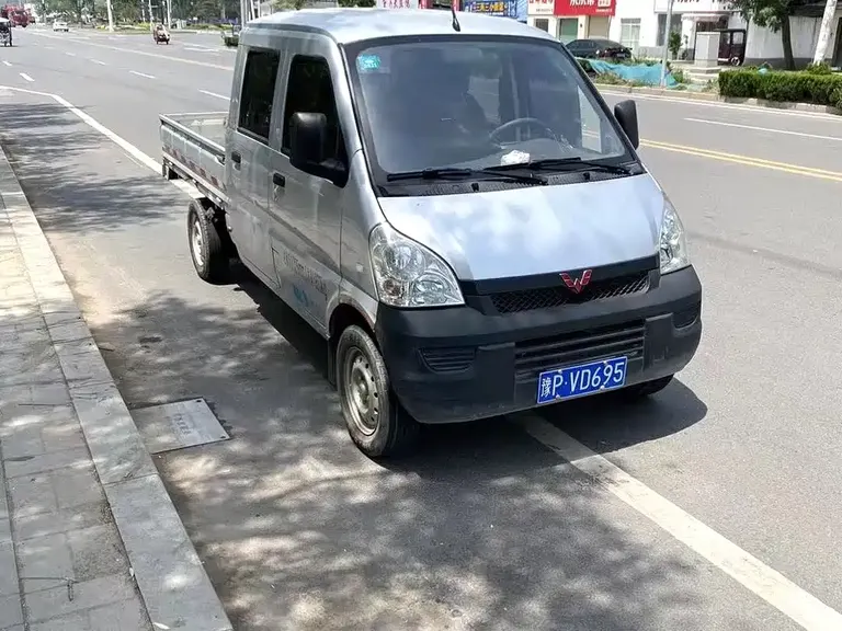 Wuling Rongguang Mini Truck 1.2 L Basic Double Cab LSI