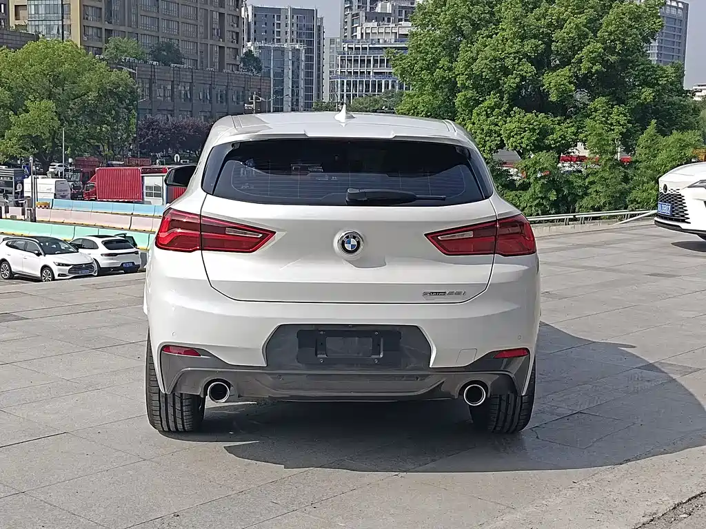 BMW X2 sDrive25 i Leading M Sport Package