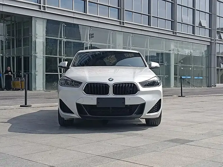 BMW X2 sDrive25 i Leading M Sport Package