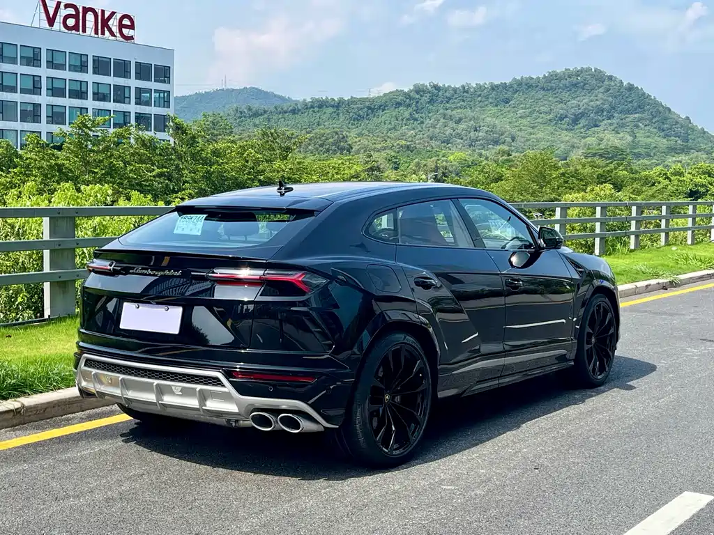 Urus 4.0 T V8