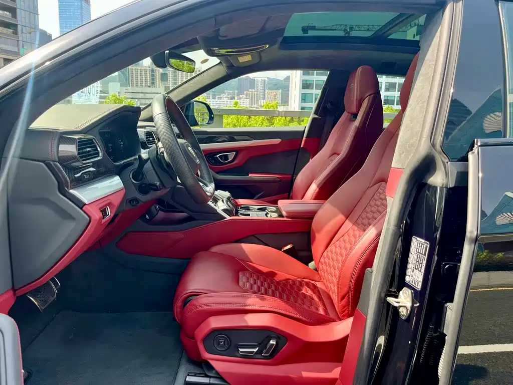 Urus 4.0 T V8